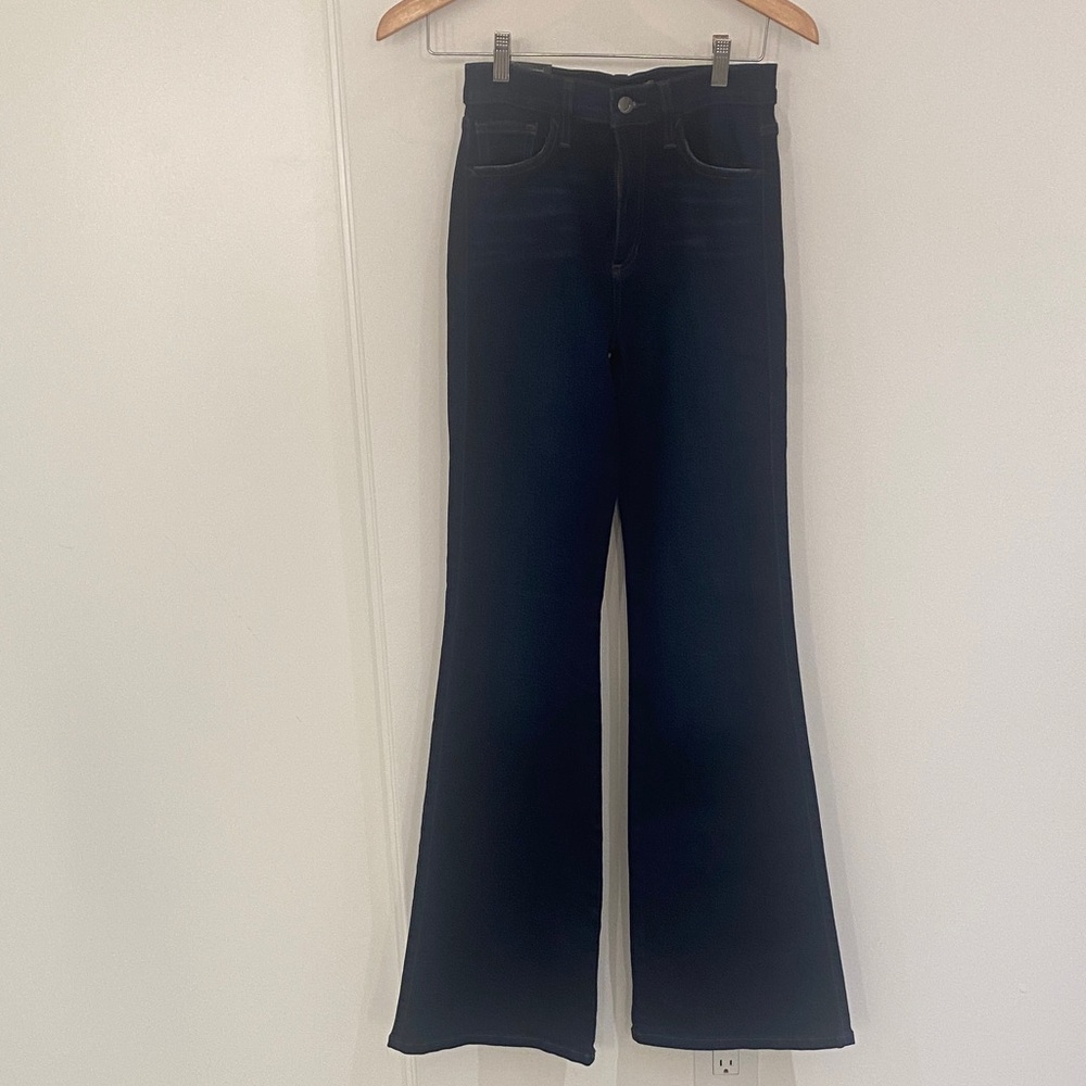 NWT Joe’s Jeans High Rise Flare Dark Wash Size 25 and 35” Inseam